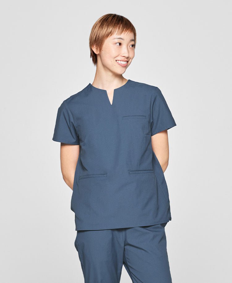Womens:Scrub tops MOVE
