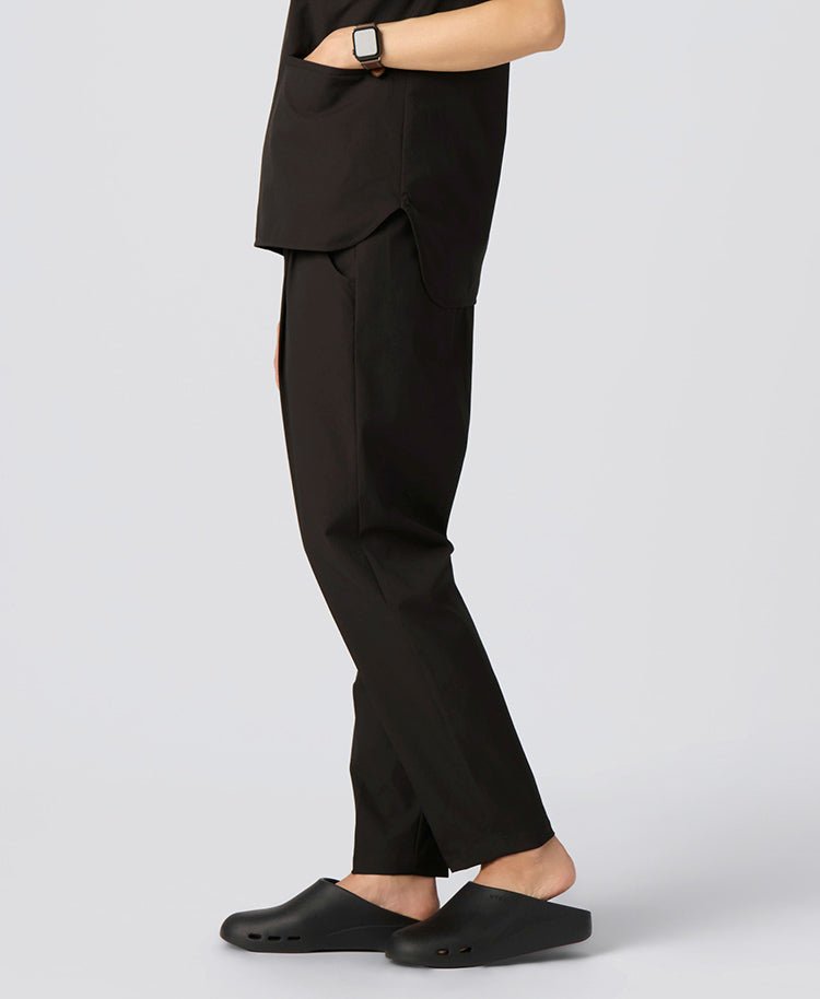 Womens:MOVE Premium Motion Tucked Scrub Pants